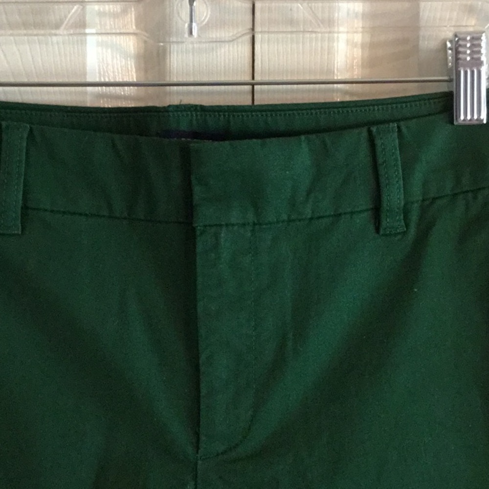 J. Crew Women’s Flat Front Chino Shorts in Emerald Green - Picture 2 of 9
